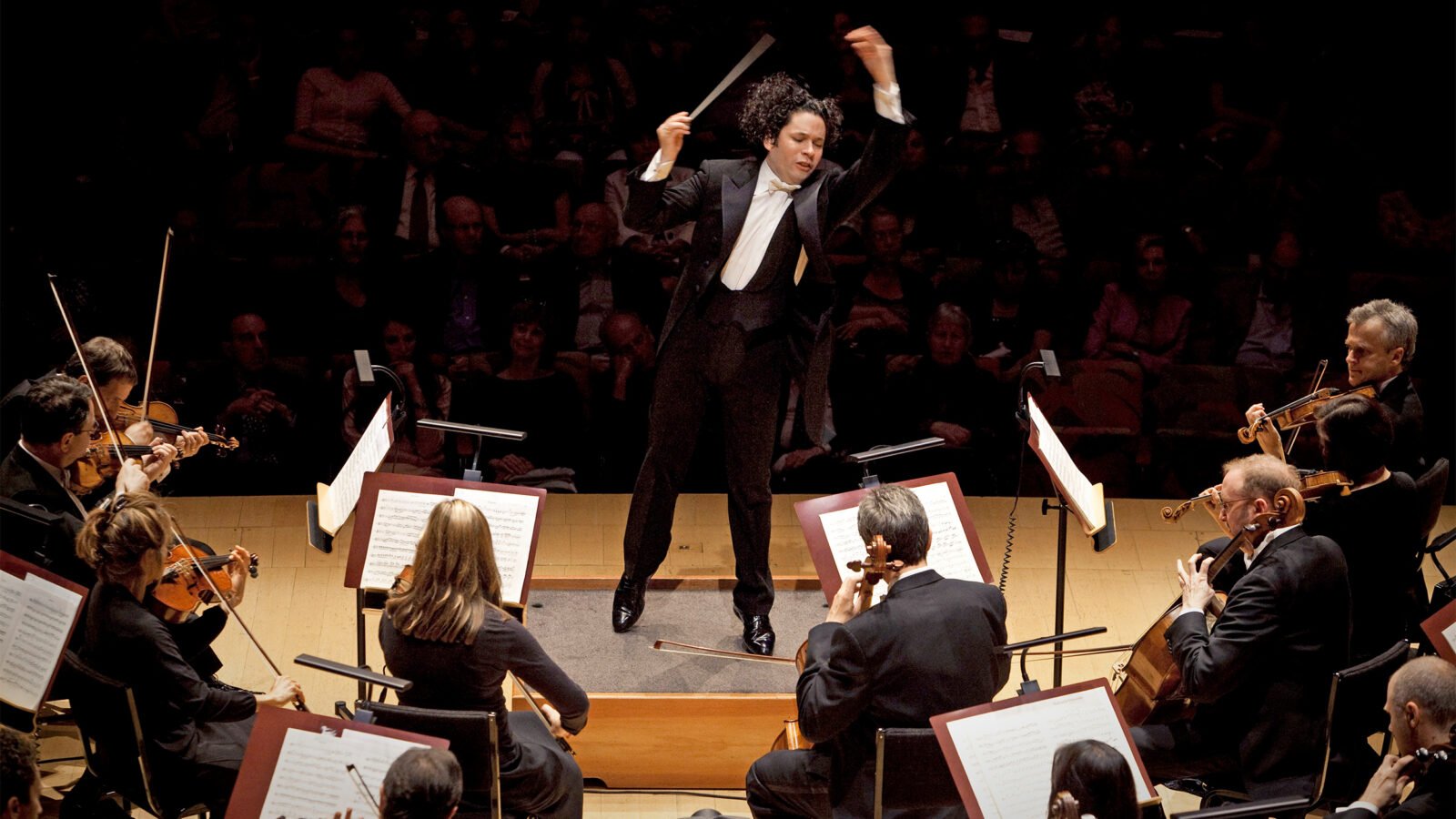 Wife of Gustavo Dudamel, L.A. Philharmonic conductor, files for